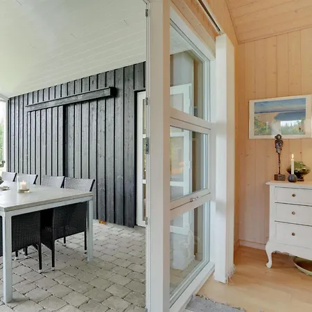 Frida - 700m From The Sea By Interhome